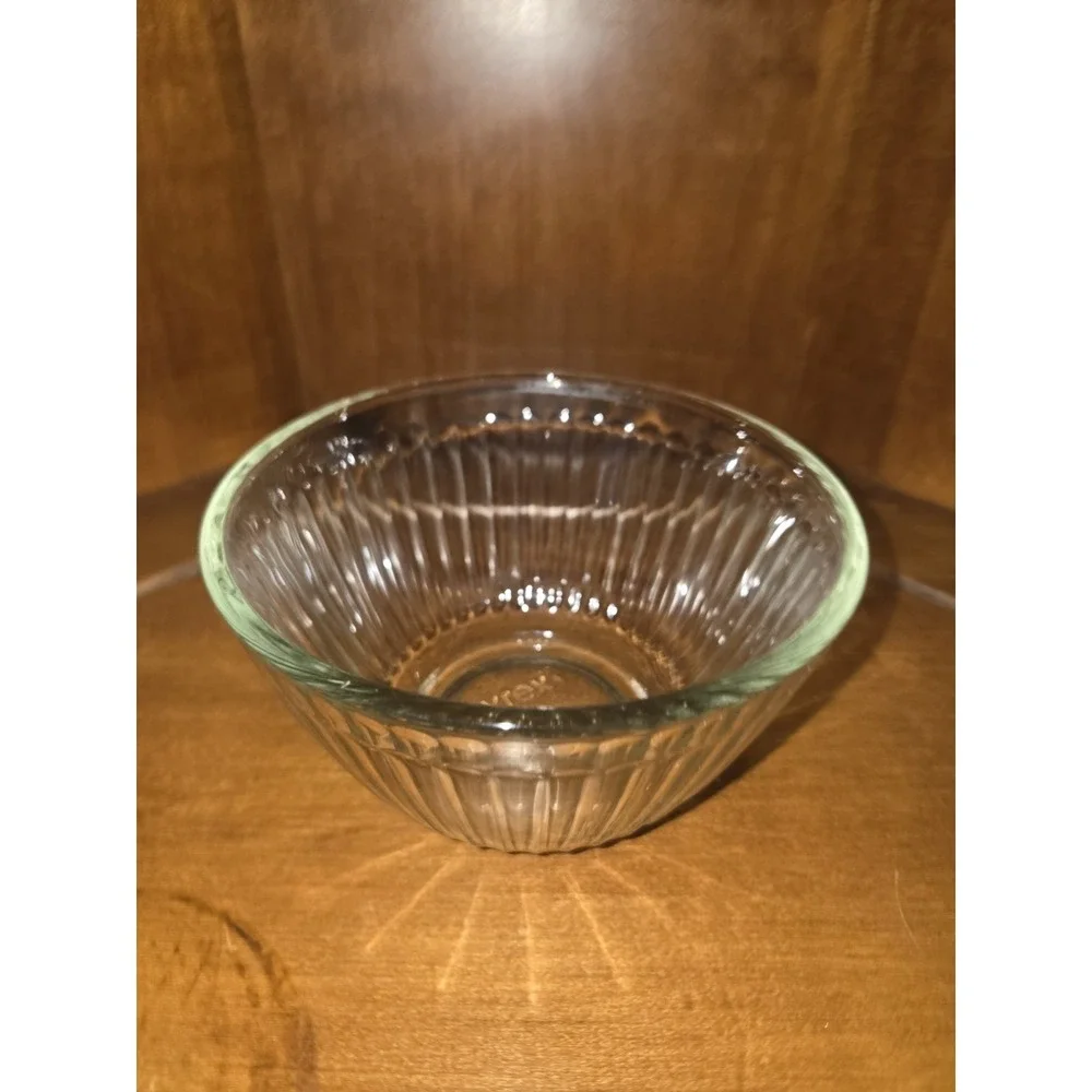 Vintage Pyrex 7401-S Sculptured Clear Ribbed 3-Cup Bowl